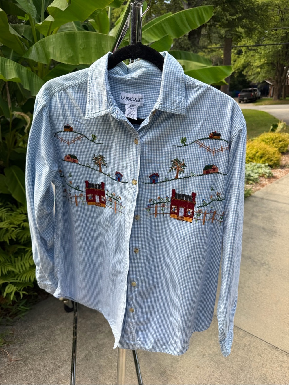 Vintage Cabin Creek Light Blue Embroidered Button-Down Shirt - Size Large